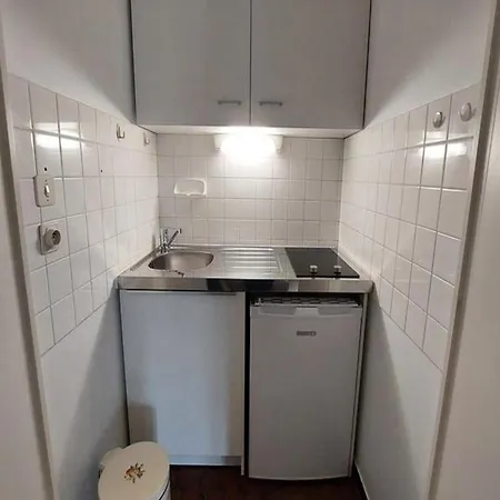 アパート For 2 People エクスレバン